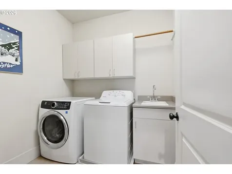 10244 SW Taylor Street Portland OR 97225
