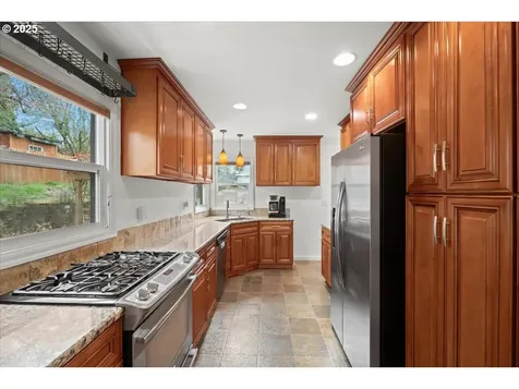 9320 SE Tenino Court Portland OR 97266