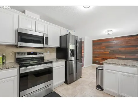 827 NE Faloma Road Portland OR 97211