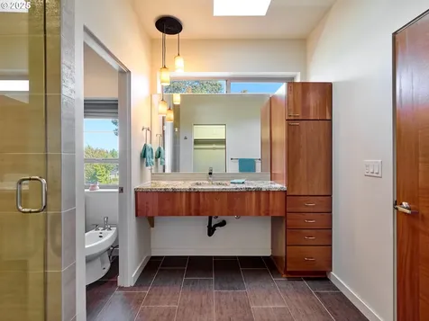 500 Yapa Drive Silverton OR 97381