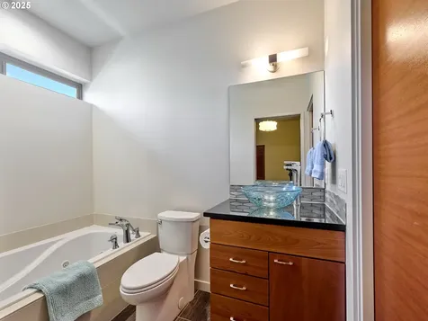 500 Yapa Drive Silverton OR 97381
