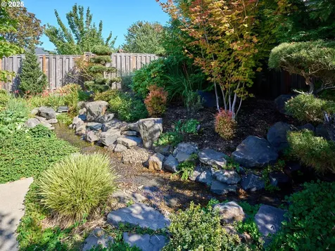 500 Yapa Drive Silverton OR 97381