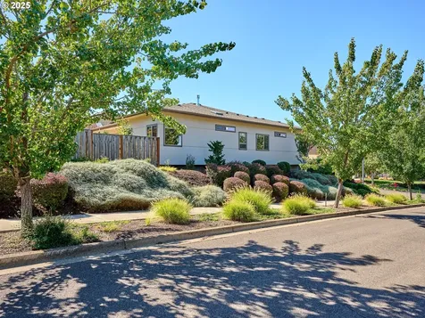 500 Yapa Drive Silverton OR 97381