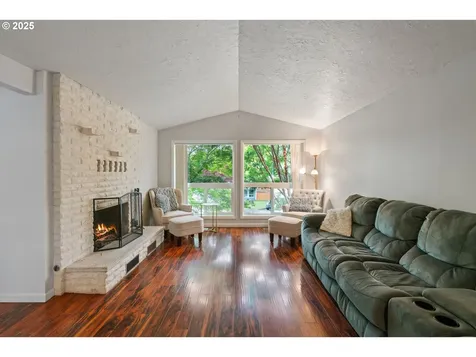 790 SE Robin Way Gresham OR 97080