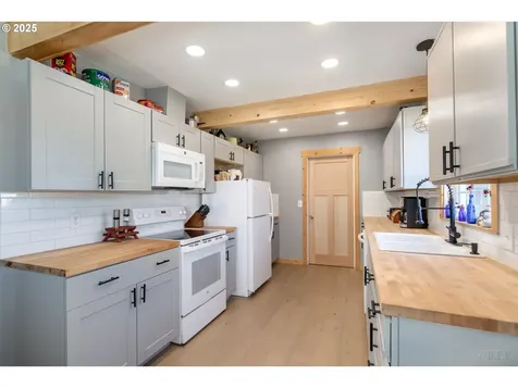 76521 Delena Mayger Road Rainier OR 97048