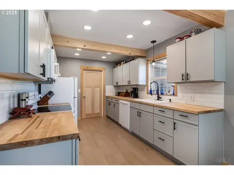 76521 Delena Mayger Road Rainier OR 97048