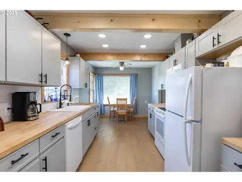 76521 Delena Mayger Road Rainier OR 97048