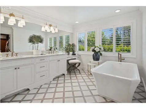 5529 Westfield Court Lake Oswego OR 97035