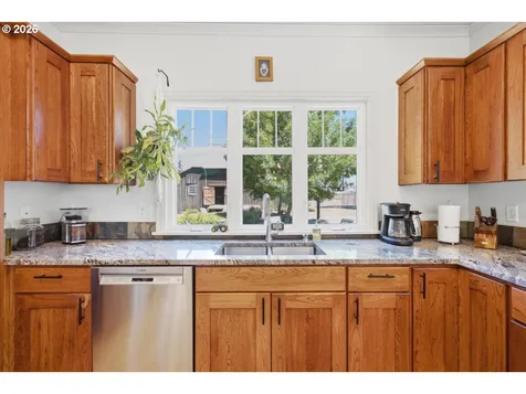 11255 Kroenig Road Amity OR 97101