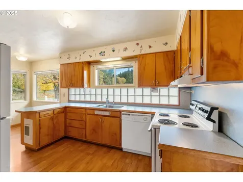 1412 N Main Avenue White Salmon WA 98672