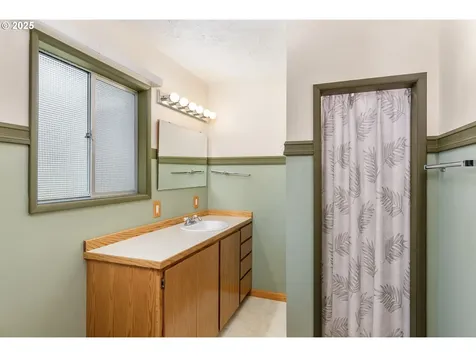 1412 N Main Avenue White Salmon WA 98672