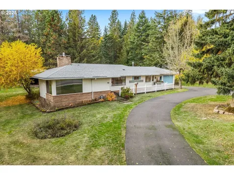 1412 N Main Avenue White Salmon WA 98672