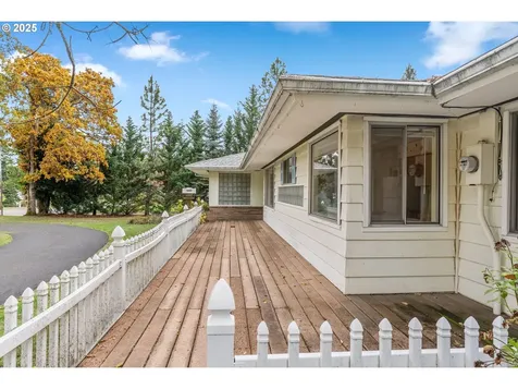 1412 N Main Avenue White Salmon WA 98672