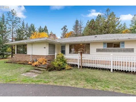 1412 N Main Avenue White Salmon WA 98672