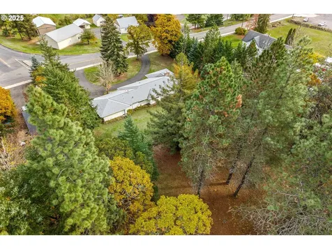 1412 N Main Avenue White Salmon WA 98672