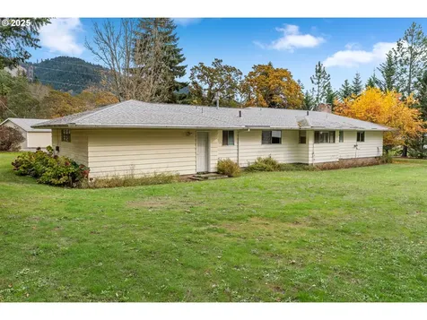 1412 N Main Avenue White Salmon WA 98672