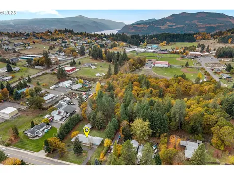 1412 N Main Avenue White Salmon WA 98672