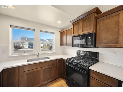 578 SE Lines Street Dallas OR 97338