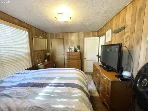 905 Front Street Lyons OR 97358