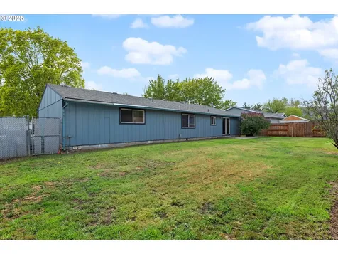 2509 E J Court La Grande OR 97850