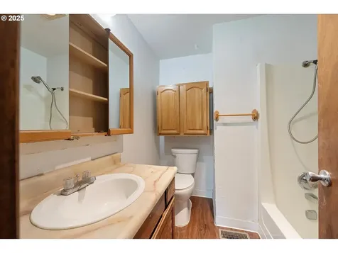 2509 E J Court La Grande OR 97850
