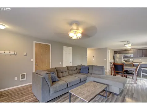 3909 NE 136th Court Vancouver WA 98682
