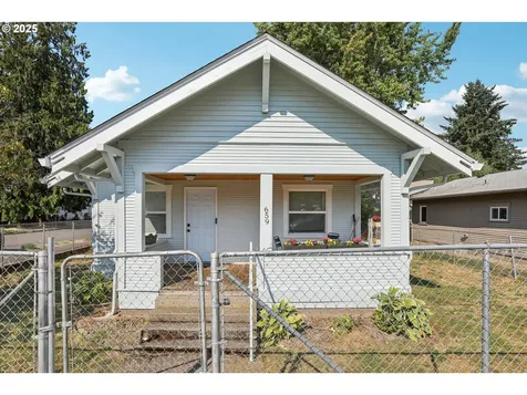 659 SE Russell Street Camas WA 98607