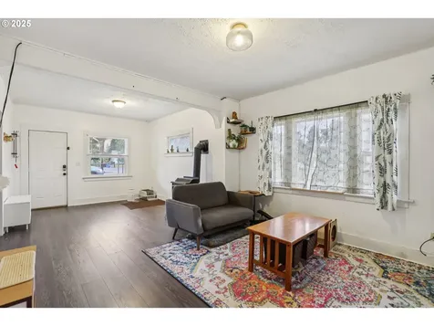 659 SE Russell Street Camas WA 98607