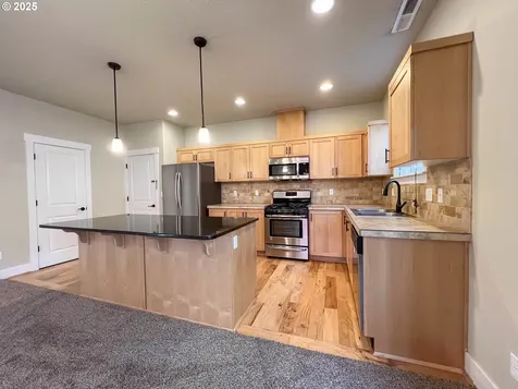 386 SW 203rd Terrace Beaverton OR 97006