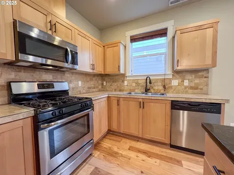 386 SW 203rd Terrace Beaverton OR 97006