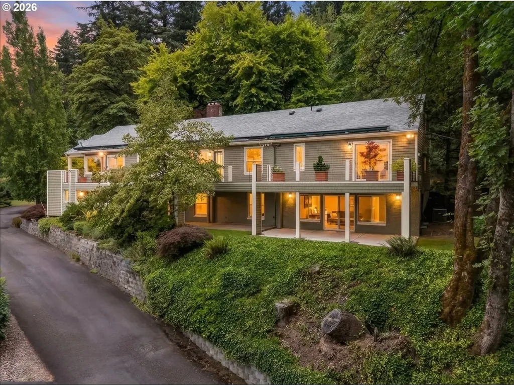 4621 SW Hillside Drive Portland OR 97221