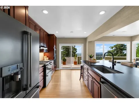 4621 SW Hillside Drive Portland OR 97221