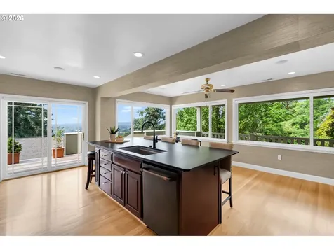 4621 SW Hillside Drive Portland OR 97221