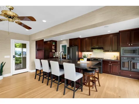 4621 SW Hillside Drive Portland OR 97221