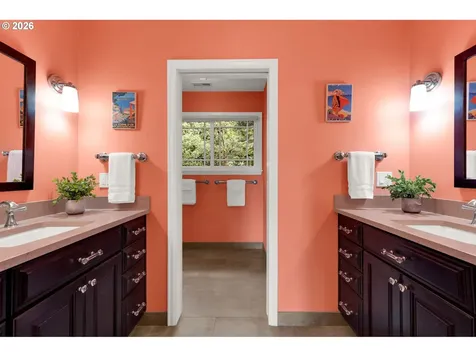 4621 SW Hillside Drive Portland OR 97221