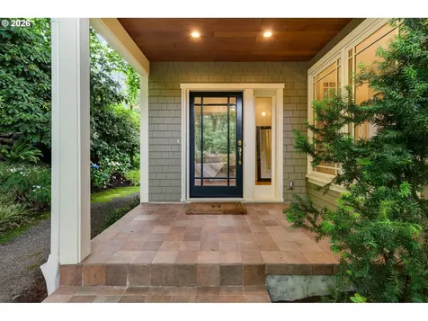 4621 SW Hillside Drive Portland OR 97221