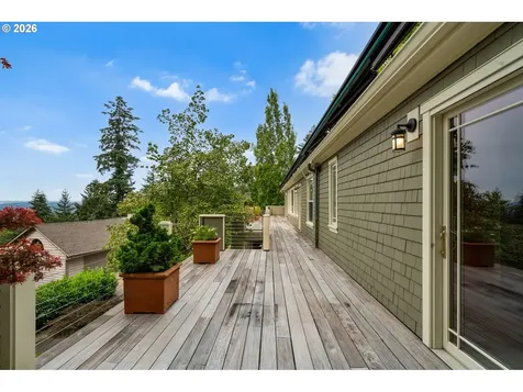 4621 SW Hillside Drive Portland OR 97221
