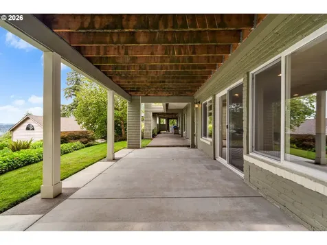 4621 SW Hillside Drive Portland OR 97221