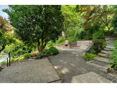4621 SW Hillside Drive Portland OR 97221