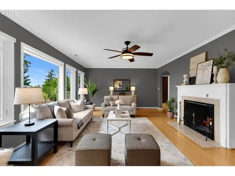4621 SW Hillside Drive Portland OR 97221