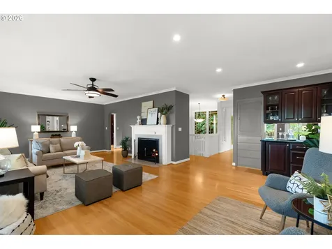 4621 SW Hillside Drive Portland OR 97221
