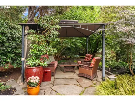 7550 SW Laurel Street Portland OR 97225