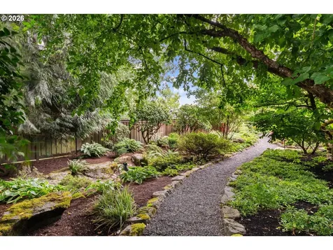 7550 SW Laurel Street Portland OR 97225