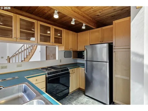 670 Old Homestead Road Oakland OR 97462