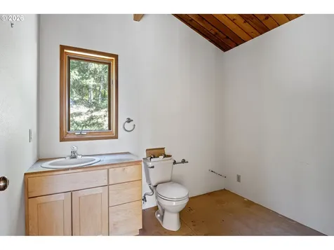 670 Old Homestead Road Oakland OR 97462