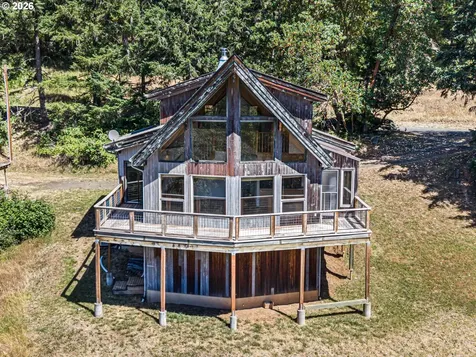 670 Old Homestead Road Oakland OR 97462