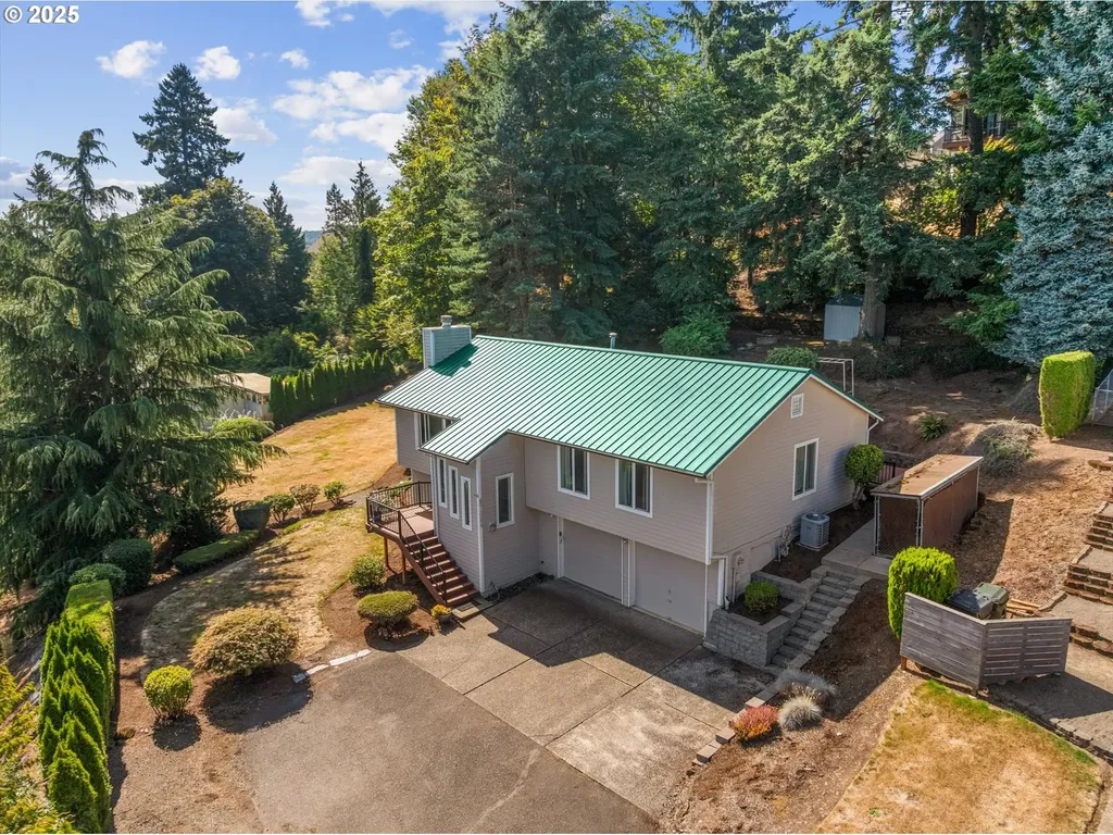17304 Parkers Drive Gladstone OR 97027