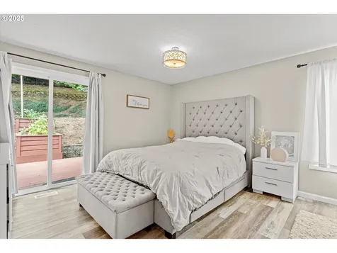 17304 Parkers Drive Gladstone OR 97027