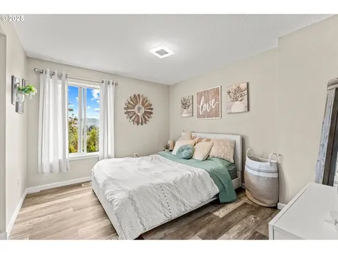 17304 Parkers Drive Gladstone OR 97027