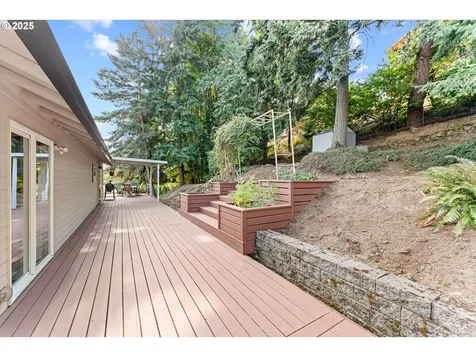 17304 Parkers Drive Gladstone OR 97027